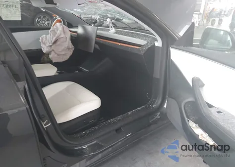 2025 Tesla Model 3 Long Range Rear-Wheel Drive/Standard Rear-Wheel Drive from USA, damaged, VIN 5YJ3E1EAXSF995879